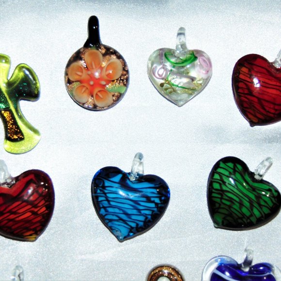 Lot of 10 Colorful Glass Design Pendants - Picture 2 of 3